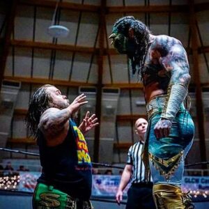 Austin Matelson Instagram - Swoggle vs dinosaur #hornswoggle #luchasaurus #dreammatch 
@3countphoto