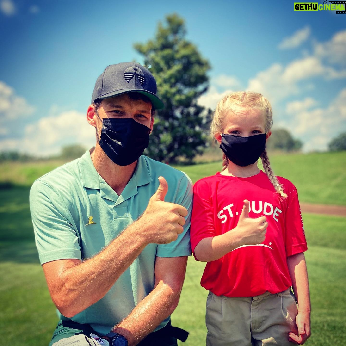 Austin Nichols - 7.8K Likes - Today I had the pleasure of meeting Mabry. One of the amazing kids that St. Jude has helped. Sweetest little gal on Earth! Thanks to everyone for donating to this amazing organization. @wgcfedex @stjude @pgatour