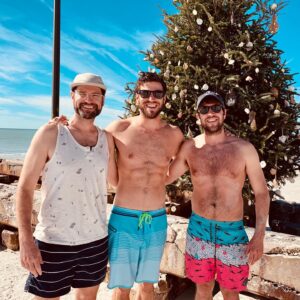 Austin Stowell Instagram - Happy #nationalsiblingday from The Three Chins! There was a time when I wished I didn’t have older brothers but little did I know how useful you would be in learning how not to get caught. To the Villa Villekulla, mmmmm BEER!, and enjoying every sandwich. Love you guys 🧔🏻 🎉 👨🏻 🥳 🧑🏻