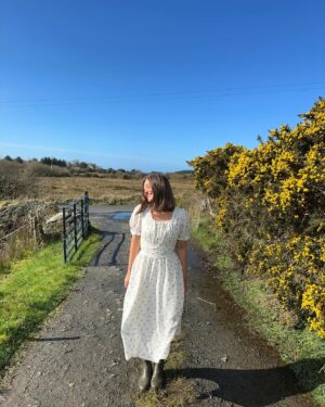 Autumn Rose Gruber Instagram - looking for investors to go in on a farm in ireland with me. serious inquiries only