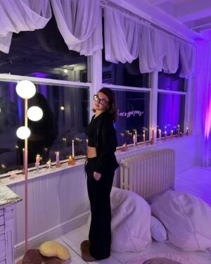 Autumn Rose Gruber Instagram - girls night @florencebymillsfashion @milliebobbybrown