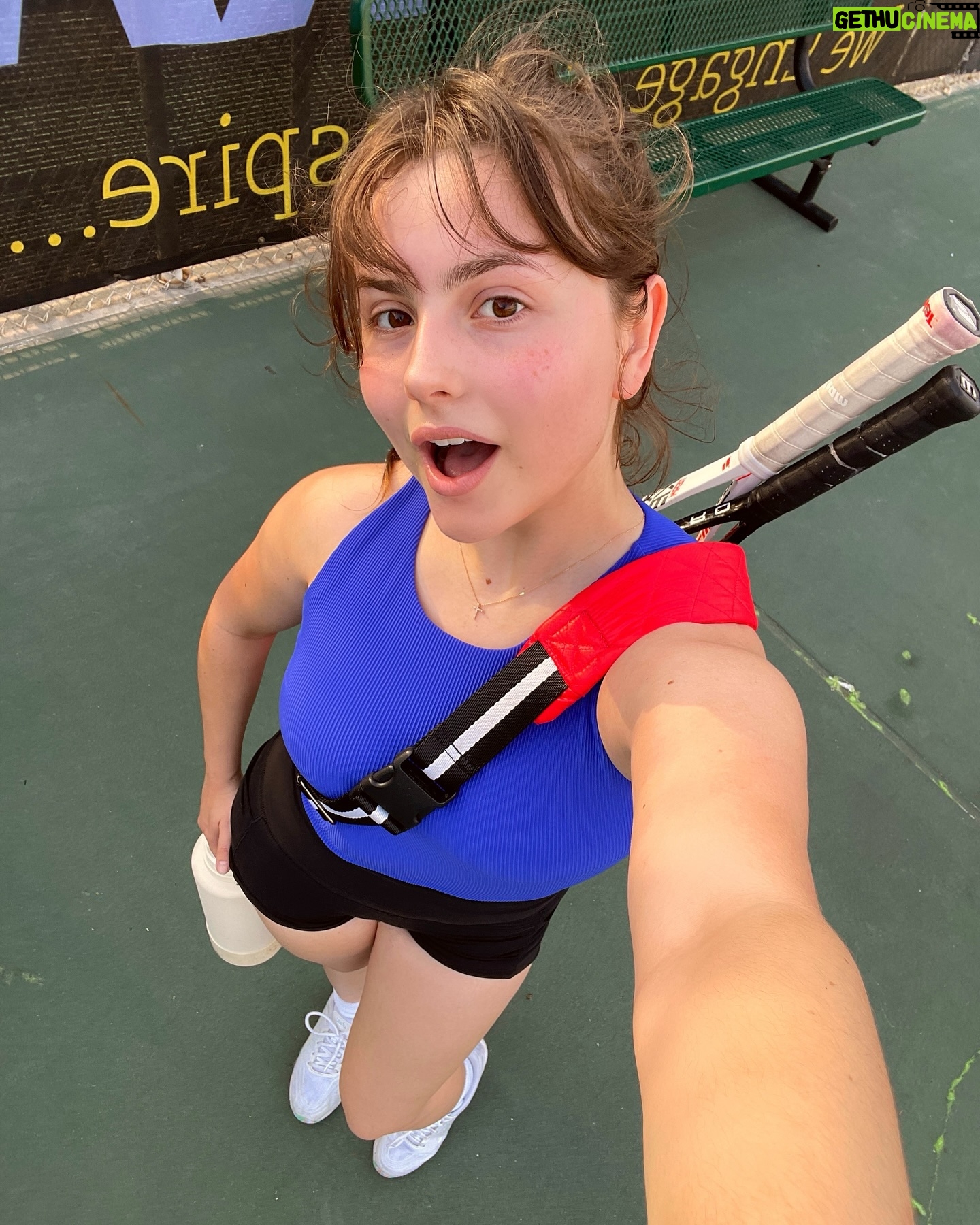 Ava Acres - 822 Likes - Tennis day & night!!🎾🌞🌙