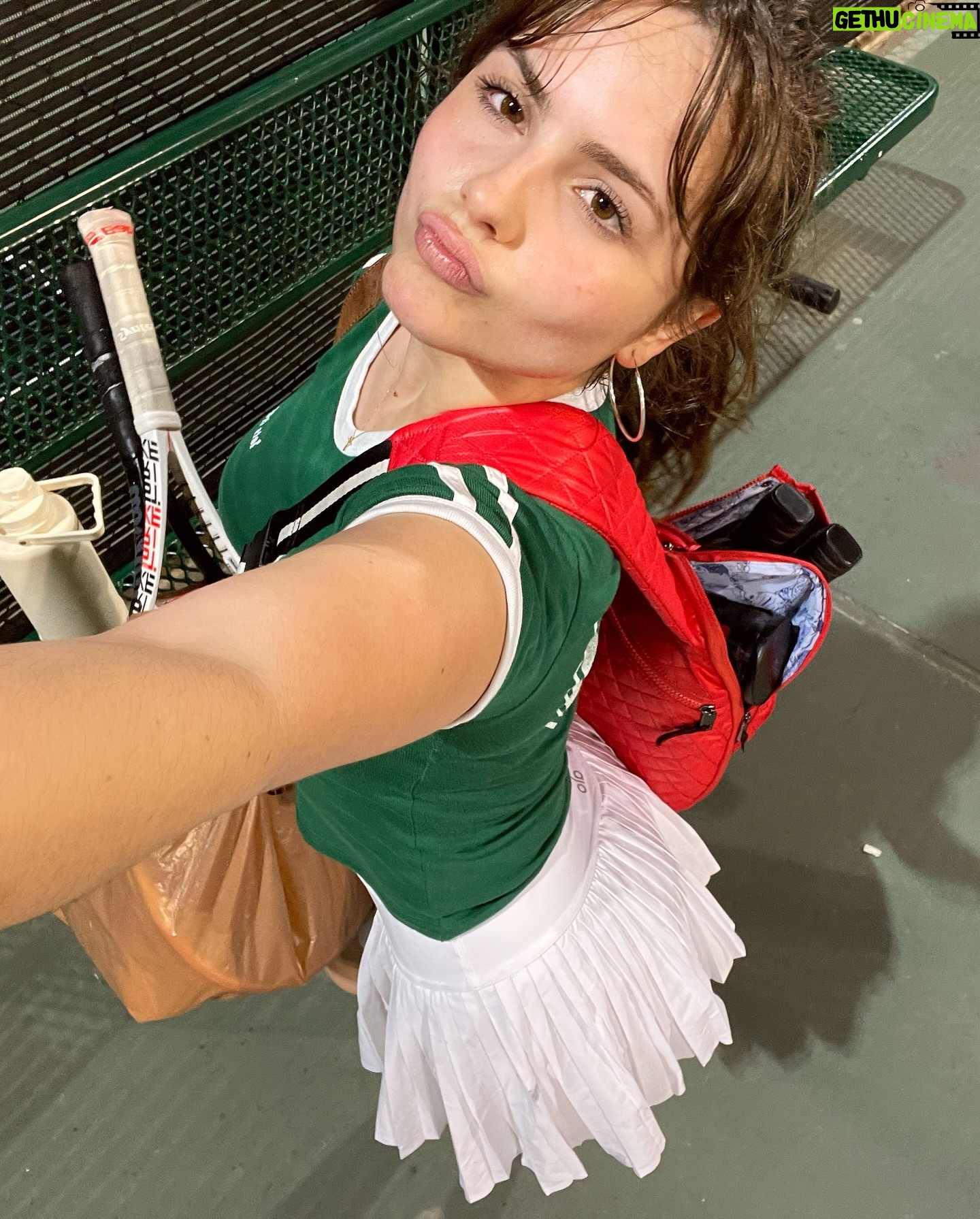Ava Acres - 822 Likes - Tennis day & night!!🎾🌞🌙