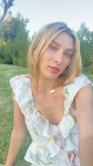Ava August Instagram - Fun fact: I’ve had this song for a year. It will be yours in 7 DAYS and I CANT WAIT 

#avaaugust #singing #goodbye #newmusic #singersongwriter #songofthesummer #singingreels
