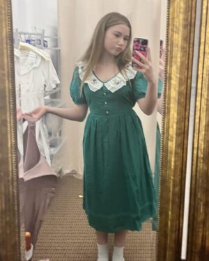 Ava Grace Cooper Instagram - Back at it again!!🤭
#wardrobefitting #wcth #season12 @barbaragregusova