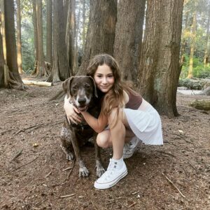 Ava Grace Cooper Instagram - Out with Jake!!🤎🐾
@gspjake