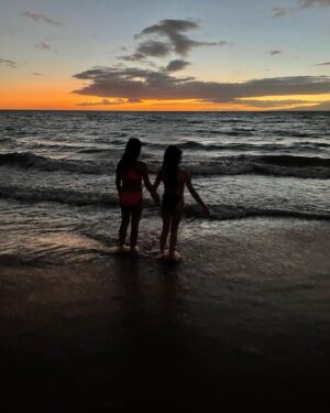 Ava Grace Cooper Instagram - Me and my bestie Ava had so much fun in Maui together!!! Happy late international best friend day💕💕#internationalbestfriendday #maui #hawaii #sunset #beach