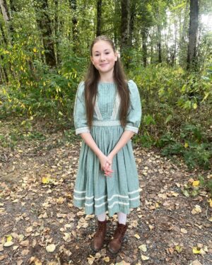 Ava Grace Cooper Instagram - Hey everyone! Season 11 premiere of @wcth_tv is airing tonight at 9/8c on @hallmarkchannel and @schearthome 
I can’t wait for you guys to see it!💕
#hearties #wcth #season11