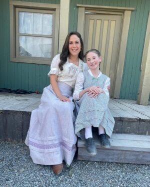 Ava Grace Cooper Instagram - Happy birthday @erinkrakow 🥳🎉I love you so much! I have always looked up to you ever since I was little! You're my biggest role model!! I hope you have the best day ever gorgeous!!💕💗