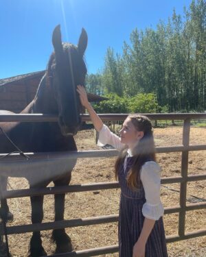 Ava Grace Cooper Instagram - Back on set! The horses are always so sweet!!💕
#horse #set #whencallstheheart #filming 
 #hearties @wcth_tv @gracynshinyei @hallmarkchannel