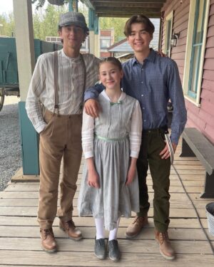 Ava Grace Cooper Instagram - Happy birthday @jaiven_natt ! I can’t believe your 18! I hope your bday is amazing!🎂🎉