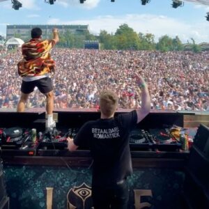 Average Rob Instagram - merci @tomorrowland for being chaud boulette wtf 🥵♥️ @omdathetkan 
merci @lostfrequencies for the opportunity
pics by @rafaeldeprost