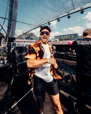 Average Rob Instagram - merci @tomorrowland for being chaud boulette wtf 🥵♥️ @omdathetkan 
merci @lostfrequencies for the opportunity
pics by @rafaeldeprost