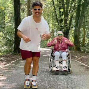 Average Rob Instagram - Rest easy mami… ♥️🌹 Merci for everything. Vooruit is de weg. Always.