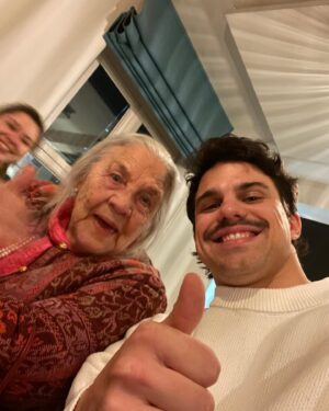 Average Rob Instagram - Rest easy mami… ♥️🌹 Merci for everything. Vooruit is de weg. Always.