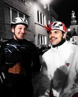 Average Rob Instagram - Holy shit! Merci everybody who watched the first ever Turbo Cross! What started of as a joke, became possibly the biggest livestream in Belgian history: 400.000 viewers 🤯 Still can’t believe it. Merci for all the love! Merci to every rider who risked their life for entertainment haha. Can’t walk properly today but very thankful for everything. Much love to @diegemcross & @belgian_cycling for believing in this project ❤️ Again next year?

📸 @kramon_velophoto @matspalinckx @tourdetietema