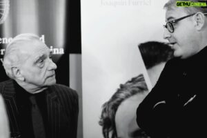 Axel Kuschevatzky Instagram - ¿Qué si alguna vez imaginé trabajar en un proyecto donde estuviese Martin Scorsese? Ni en mis más remotos sueños. Todavía me pellizco. Gracias Celi por haberlo hecho posible gracias a una película tan hermosa e inteligente como EL AROMA DEL PASTO RECIÉN CORTADO. Y gracias a todxs los que la llevaron adelante y la convirtiero en realidad.

EL AROMA DEL PASTO RECIÉNCORTADO, protagonizada por Joaquin Furriel y Marina de Tavira dirigida por Celina Murga y presentada por Martin Scorsese.

PD: el cine argentino es maravilloso.

#cine #cineargentino #cinenacional #joaquinfurriel #marinadetavira #celinamurga #tribeca #elaromadelpastoreciéncortado #thefreshlycutgrass #martinscorsese

@celina_murga @tribeca @joacofurriel @mardetavira @emanuelparga @vero.gerex @rominapeluffo_ @martinscorsese_ @tresmilmundoscine @mostracineok @infinityhill @dopaminemx @juanvillegas018 @cindyteperman @mondefi @fidelanavarro_oficial @benjaminsalinassada @tomaseloymunoz @bistagnino @phinglynn @infinityhill @nadadorcine @Weydemannbros @nadadorcine @thefableagency @ml_berch @marianapvolpi @gandhiequipos @mery.fara @lauraloha86 @fsarduy @federicaldoni @floresrosemblit @galarralde @ddeglise @julietawagner @paoladelgadoarte @alejandralopezfotografa