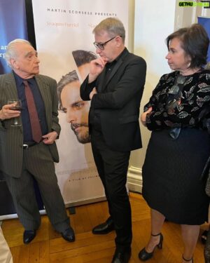 Axel Kuschevatzky Instagram - Sábado a la noche, cine.

Festejando con Martin Scorsese el estreno mundial en el Festival de cine de Tribeca de nuestra película EL AROMA DEL PASTO RECIÉN CORTADO.

EL AROMA DEL PASTO, protagonizada por Joaquin Furriel y Marina de Tavira dirigida por Celina Murga y presentada por Martin Scorsese.

#cine #cineargentino #cinenacional #joaquinfurriel #marinadetavira #celinamurga #tribeca #elaromadelpastoreciéncortado #thefreshlycutgrass #martinscorsese

@celina_murga @tribeca @joacofurriel @mardetavira @emanuelparga @vero.gerex @rominapeluffo_ @martinscorsese_ @tresmilmundoscine @mostracineok @infinityhill @dopaminemx @juanvillegas018 @cindyteperman @mondefi @fidelanavarro_oficial @benjaminsalinassada @tomaseloymunoz @bistagnino @phinglynn @infinityhill @nadadorcine @Weydemannbros @nadadorcine @thefableagency @ml_berch @marianapvolpi @gandhiequipos @mery.fara @lauraloha86 @fsarduy @federicaldoni @floresrosemblit @galarralde @ddeglise @julietawagner @paoladelgadoarte @alejandralopezfotografa

La primera foto la sacó Maria Laura Berch.