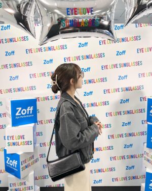 Ayaka Hidaritomo Instagram - ・
Zoffの展示会のときの🤍👓
@zoff_eyewear

カラー豊富でデザインもいろんな種類があって
自分に似合うのを探すの楽しすぎた✨　

ブラウン系のものをずっと欲しいな~と思ってて、写真のユナイテッドアローズとのコラボのメガネがほんとに可愛すぎて注文しちゃいました🌸　

　
#pr#眼鏡女子 #メガネコーデ #メガネ #カラーレンズ #アイウェア #ボストン #カスタムサングラス#EYELOVESG  #Zoff #サングラス