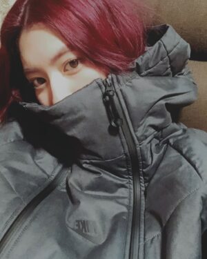 Ayaka Miyoshi Instagram - 💙🧡🖤❤️💛💚🩷🤎🩵
Which hair color do you like?