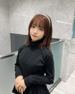 Ayane Takahashi Instagram - オンラインお話し会2日間ありがとう💭🤍

今日は真っ黒！
久しぶりにカチューシャしました💫
