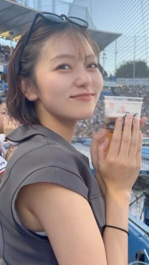 Ayano Kudo Instagram - この間、グルメ大使を務めさせて頂いている神宮球場へ！！
始球式ぶりに行きました👏🏻☺️
夏の神宮球場は花火が上がって堪能出来ますね！