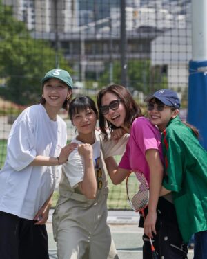 Ayano Kudo Instagram - Girls!!!!!! Love you sooo much 🫰🏻
私はこのメンバーを愛してるの！！
みんな強くてかっこいいの！！

スチールの時の
Hair&make @kahoringo718 ❤️
#韓国ドラマな恋がしたい
