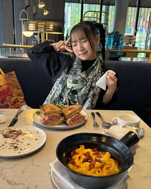 Ayase Instagram - Singapore🫶🦁🧜‍♀️