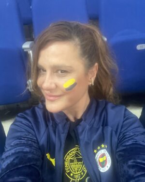 Ayça Mutlugil Instagram - 💛 💙