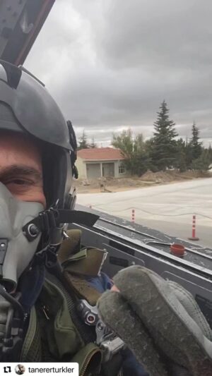 Ayça Mutlugil Instagram - En yakışıklı pilot❤️ #türkhavakuvvetleri112yaşında