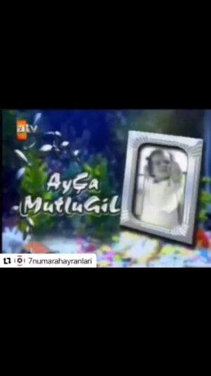Ayça Mutlugil Instagram - Bu videoyu bulup eklemişler nostalji yaşadım çok duygulandım . “7 Numara”yı çekerken son senesinde “Yeter Anne” dizisinde de oynuyordum. Ne şanslıyım ki Yıldız Kenter, Haldun Dormen gibi hocalarım oldu ve ardından Suna Pekuysal’la çalıştım 🙏🙏🙏Bu vesileyle sevgili Özkan Uğur’a da acil şifalar diliyorum🙏Hepsi çok kıymetli,çok❤️