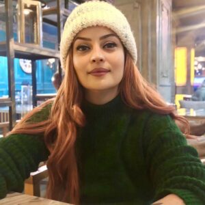 Ayçin Tuyun Instagram - Anlatacak konuşacak çok şey var ama susuyrm.İzliyrm sessizce.ilahi adalete inanıyorum güveniyrm.herkesin bı hikâyesi her gecenin bı sabahı var.#kanserlemücadele #kanser #aktrist #ilahiadalet vicdanınız yoksa hiçbiseyiniz yok demektir.kullerimden doğar miyim anka kuşu gibi? mucizeler doğar mı her yeni günüme?ah şu icimdeki umut güneşi beni hiç bırakmayan en büyük hazinem.Umutlarim hayallerim elimden alınanlsrin daha iyisinin geleceğine olan inancim beni ayakta tutan içimdeki bilgenin sesi olur...Yaşadıklarım benim sınavımdi sizi bana olan durusunuzda sizin sinavizdi!!!!