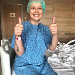 Ayçin Tuyun Instagram - Çok şükür ameliyatim başarılı geçti.Sevgili @prof.dr.Aziz Sümer hocama @op.dr.talarvartanoglu hocama bana prensesler gibi bakan hemsire arkdslara ve tüm ekibine ve yanımda olan arayan soran benden destegini esirgemeyen dualar eden cicekler hediyeler gönderen tüm gönül dostlarıma çok ama çok teşekkür ederim.Sunu da söylemek isterim ki sevgi emek ister bana gerçek sevginin varolduğuna beni her daim duruşuyla inandiran en zor anlarimda yanimda olan @h.goktekin e ayrıca teşekkür ederim sizleri seviyrm❤️❤️pes etmek yok.mucizeler inananlar içindir.#kanserlesavas #kanserameliyati #kanser #kansereinatgülümse #kadin #fame #aktrist #istanbul #türkiye @drazizsumer @themusa02 @filiz290530 @suatunl @rnp_shl_34@banu_susur @seldagunsay@bekibisaa@karaaliogluarzu @omerilhan3458 @pinarmirayilhan @asliaybay @cenkecevit@_lavinia__ag@1birsenaltuntas @masal_boutiqueee @bnnrcn @bahar_cem @bahriyebicakcioglu @sennurdinleyen@cansin.36