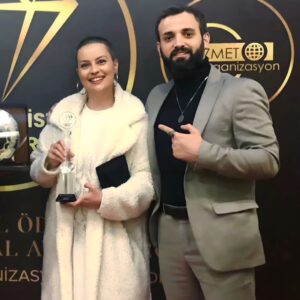 Ayçin Tuyun Instagram - Gökay Kalaycıoğlu ve Sema Aydemir'in
Sunuculuğunu yaptığı,organizatörlüğünü  ise Ferit Evgi ve Şeyhmus Güler 'in gerçekleştirdiği TÜRKİYE KRİSTAL ÖDÜLLERİ  gecesinde  EN GÜÇLÜ KADIN OYUNCU ödülüne layık görüldüğüm için büyük onur ve mutluluk duydum.Bu kanser sürecimde benim için çok büyük motivasyon oldu. Ödülü kanserle mücadele eden tüm güçlü insanlara ithafen alıyor ve tüm hastalarımıza acil şifalar diliyorum.

#ödül
#awards
#türkiye #istanbul #strong #woman #cinema #dizi #film #kansereinatgülümse #motivation

@gokaykalaycioglu @semaaydemirofficial @feritevgi @seyhmus.guler @h.goktekin @suatunl