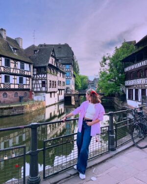 Aydan Koptur Instagram - Böyle bitiremezsin yalnız Aydicim. Çok fotoğraf var… 🙇‍♀️💖🐆 
•
•
#strasbourg #france #love #fairytail #diaries