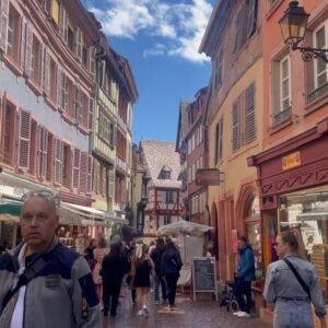Aydan Koptur Instagram - Renkli anılarda bugün… ☀️☁️🩵 
#colmar #memories #tbt #throwback #tuesday #photodump