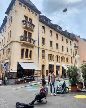 Aydan Koptur Instagram - Yine star parça videoda gizli… 🤫 kakajsh esprilerim ve ben 🤖 #photodump #throwback #sunday #lastweekend #basel #memories