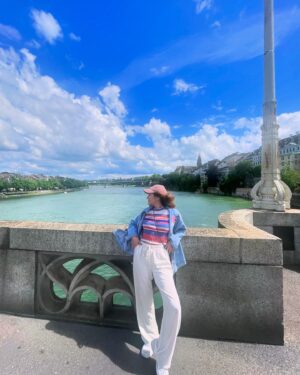 Aydan Koptur Instagram - Bu serideki videoları es geçmeyiniz… 🙈😂🤫🥰 #dumplings #baselswitzerland #memory #tbt #rubyrose #evlimutluçocuklu