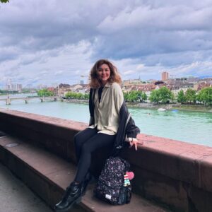 Aydan Koptur Instagram - #dumplar başlasın 🎒🐦‍⬛ #throwback #wednesday #tb #basel #travel #memories