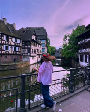 Aydan Koptur Instagram - Böyle bitiremezsin yalnız Aydicim. Çok fotoğraf var… 🙇‍♀️💖🐆 
•
•
#strasbourg #france #love #fairytail #diaries