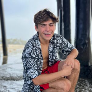 Ayden Mekus Instagram - Guess who’s 17 🥳🎉
•
Love you all ❤️