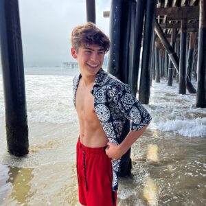 Ayden Mekus Instagram - Guess who’s 17 🥳🎉
•
Love you all ❤️