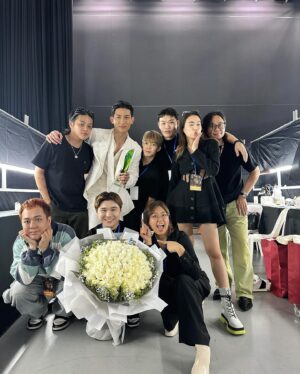 Ayden Sng Instagram - 2nd! ⁣
⁣
Really grateful once again for getting this award and lots of people to thank so I’m going to rehash what I said on stage - 我觉得一个演员像一个战士，随时都得在备战状态，而他身边的战友就是他最好的依仗 💪🏻⁣
⁣
非常感谢我TCA的团队, @dneo @authentic.living @jaeleaw @kellylee0321 还有我最重要的经理人 @adakohhn，一直以来都是我最强的后盾 🛡️⁣
⁣
演员要跟观众见面只能靠作品，而我在这行也遇到了很多伯乐，很多贵人 - Jasmine, Paul大哥, 荣狄老师, @bochapfei @bjork_chen @denniszhouchongqing @bryanwwong - 你们替我照亮前方，做我最可靠的导航, 真心感激 🧭⁣
⁣
My brand partners for the constant support @bulgari Lin & @jacquelinnefxw, @caltexsg @peachmomome and @euyansang_singapore 
⁣
And my A-team @hansgoh @windzh @hhiroyx @gabrielyuen76 @yyingcui @benjioo @sleepiingalien @snjf0310, you guys are like my family, 永远都让我以最自信的方式面对一切，做我无比坚韧的盔甲 🤺⁣
⁣
还有最重要的，我的粉丝团 @thebaedenclub and 团长 @huis2818, 你们无私的付出成为我手中最锋利的一把剑，让我在这条路上能无所畏惧，披荆斩棘 ⚔️⁣
⁣
演员这条路得自己走，但我庆幸这路上有那么多人，无论风雨，都与我携伴而行 🙏🏻⁣
⁣

⁣#StarAwards2024⁣
⁣
Wearing @maisonvalentino @leavele 
Jewelry @bulgari⁣⁣⁣
Photo @hansgoh @cyi_li 
Makeup @benjioo @yyingcui 
Hair @gabrielyuen76 
Assisted by @snjf0310