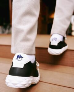 Ayden Sng Instagram - Hanging out with Choo ✌🏻😚⁣
⁣
Outdoor casual fit with pieces from the #JimmyChooxMalbon capsule @JimmyChoo⁣
⁣
#MyDayWithChoo