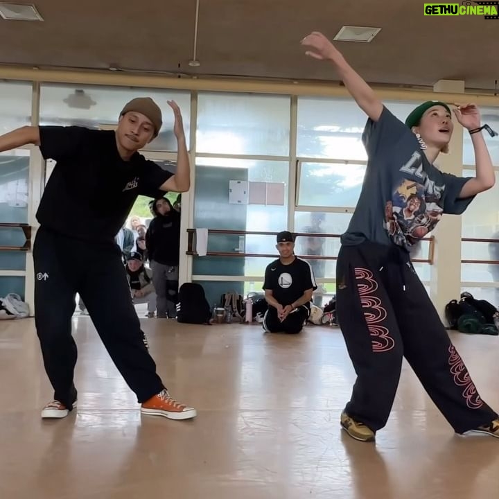 Aye Hasegawa - 4.7K Likes - Until the end of tiiiiime🎶
2009, i went to @wspadalycity for the first time with @stkgz_official . And took @shaunevaristo ‘s class( I might post that video if Shaun said ok😏). Soo much memory here from watching on YouTube. And I got to teach with Shaun for @companyfam “Good Times” recently 💕 Sooo thankful!! It was only right to dance to RnB there for me🥰
Music by @cocojones & @leonthomas
Original by @justintimberlake