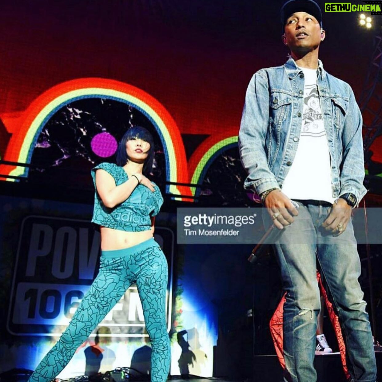 Aye Hasegawa - 2.5K Likes - Happy 50th @pharrell 💕
My forever inspiration🙏🏼🌻Thank you for being you👽🖖🏽