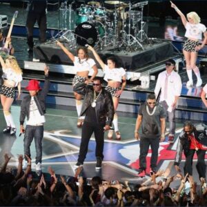 Aye Hasegawa Instagram - This was my first time dancing for @pharrell at NBA ALL STAR in 2014.🥰 I didn’t know about basketball much at that time but now I’m becoming big fan of basketball and I’m enjoying NBA all star SO MUCH☺️🏀Now I look back at it and I’m extra proud of myself✨