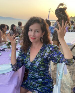 Ayfer Dönmez Instagram - All you need is love.. 🎵💙