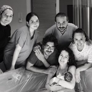 Ayfer Dönmez Instagram - Ve sonrası.. 13 Haziran 2022 Çağla Deniz iyi ki doğdu 💜
Hayatımın en mucizevi günü. Gecenin kahramanları @selpakius_gel, sakinliği ve bilgisiyle süreci çok iyi yöneten doktorum @dryusufolgac , doğum koçum muhteşem insan @ozlemincesuguveli ve hastanede tanıştığım güzel enerjili Sedef Ebe iyi ki yanımdaydınız! 🙏🏻🙏🏻🙏🏻
İlk fotoğraf: @selpakius_gel 
Diğer fotoğraflar: @elifergunphotography