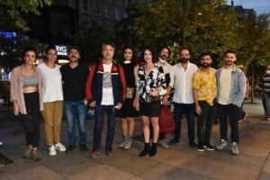 Ayfer Dönmez Instagram - Dün akşam Yeniden Leyla’yı ilk kez seyirciyle birlikte izledik. İstanbul film festivaline ve bu heyecanı bizle paylaşan herkese teşekkür ederiz. Bir buçuk yıl pandemi arasından sonra tekrar sinemayı sinemada izlemek harika! 🤍🎭🎥
#yaşasınsinema #ulusalyarışma #istanbulfilmfestivali #yenidenleyla
